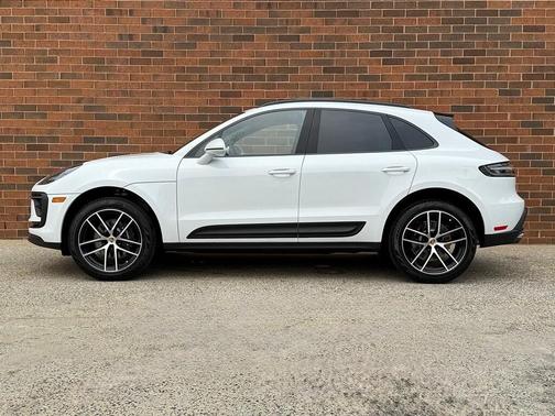 2025 Porsche Macan Base