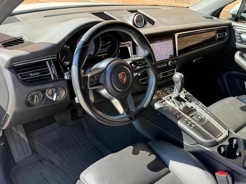 2020 Porsche Macan S