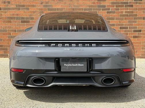 2025 Porsche 911 Carrera