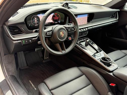 2025 Porsche 911 Carrera S