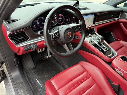 2023 Porsche Panamera Turbo S