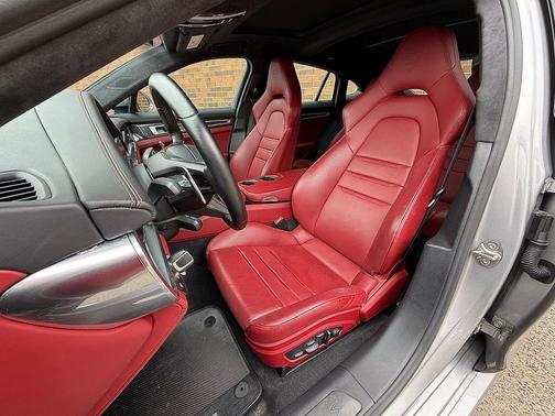 2023 Porsche Panamera Turbo S
