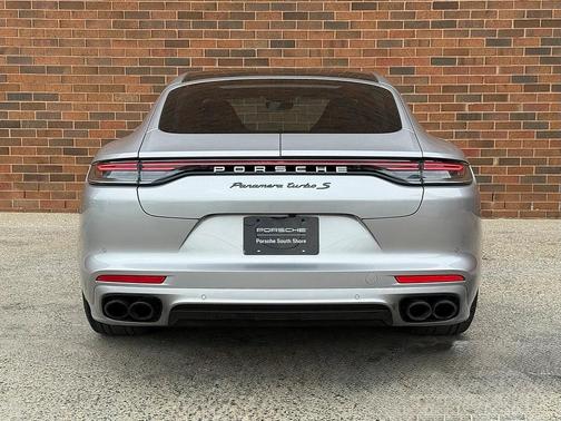 2023 Porsche Panamera Turbo S