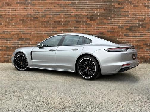 2023 Porsche Panamera Turbo S