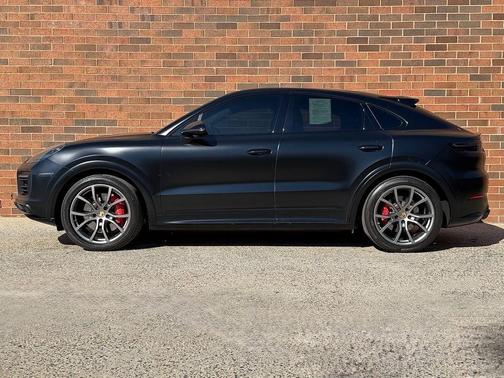 Black 2022 Porsche Cayenne GTS
