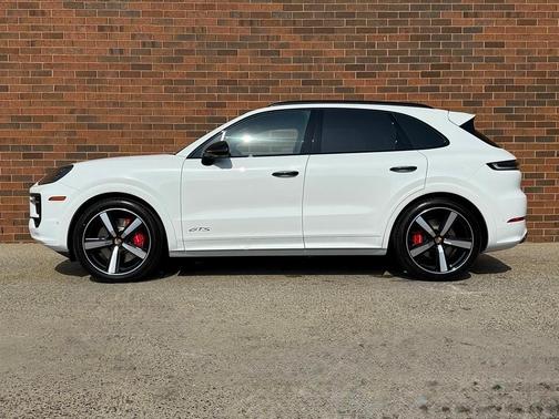2025 Porsche Cayenne GTS