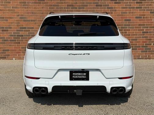2025 Porsche Cayenne GTS