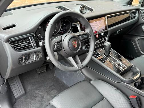 2025 Porsche Macan T