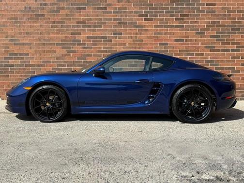 2025 Porsche 718 Cayman Style Edition