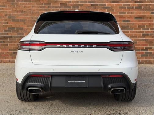 2026 Porsche Macan Base