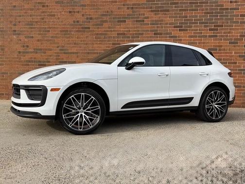 2026 Porsche Macan Base