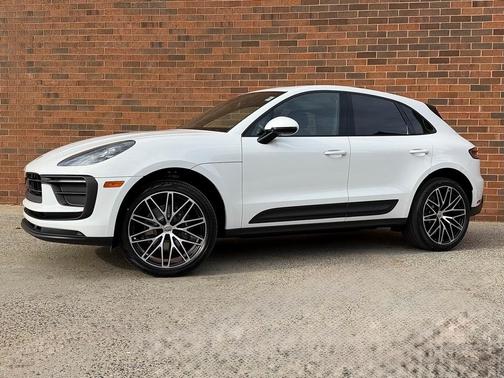 2026 Porsche Macan Base