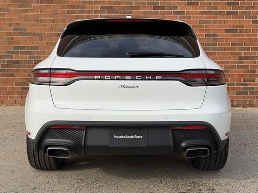 2026 Porsche Macan Base