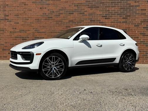 2025 Porsche Macan Base