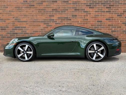 Oak Green Metallic 2026 Porsche 911 Carrera