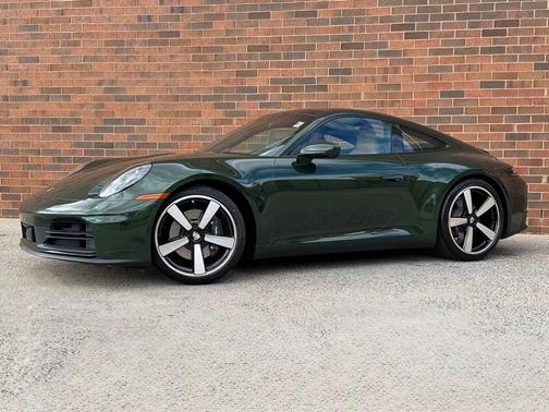 Oak Green Metallic 2026 Porsche 911 Carrera