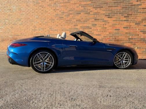 2022 Mercedes-Benz AMG SL 55 Base