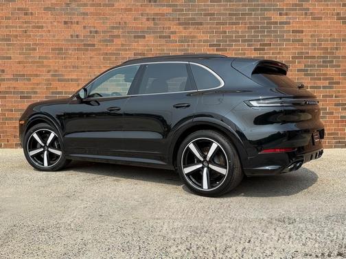 2025 Porsche Cayenne Turbo