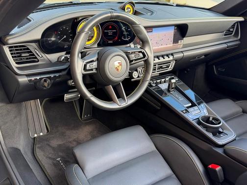 2024 Porsche 911 Carrera GTS