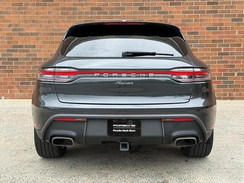 2024 Porsche Macan Base (PDK)