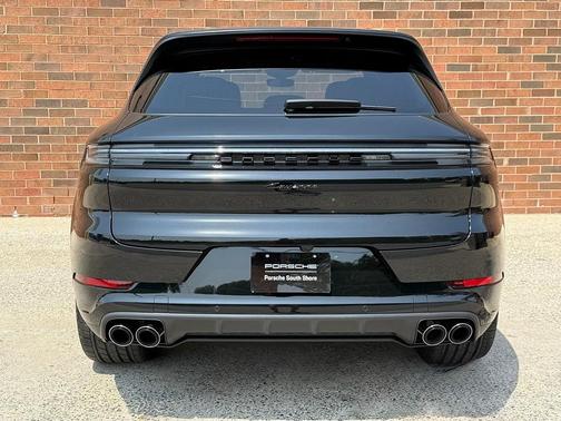 2025 Porsche Cayenne Base