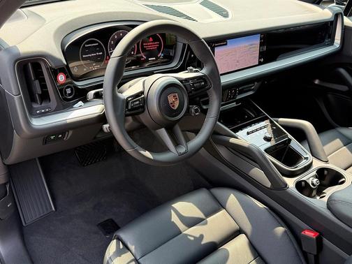 2025 Porsche Cayenne Base