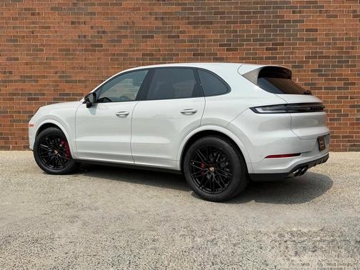 2025 Porsche Cayenne S