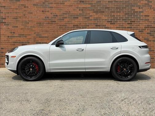 2025 Porsche Cayenne S