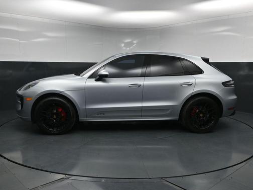 Dolomite Silver Metallic 2020 Porsche Macan GTS