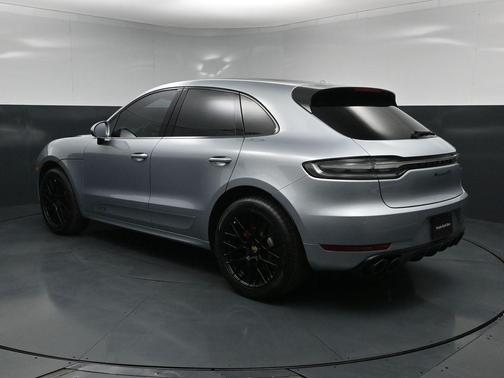 Dolomite Silver Metallic 2020 Porsche Macan GTS