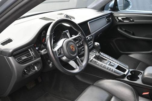 Dolomite Silver Metallic 2020 Porsche Macan GTS