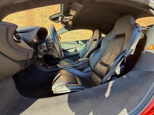 2019 McLaren 570S Base