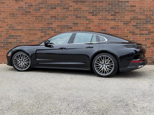 2026 Porsche Panamera 4