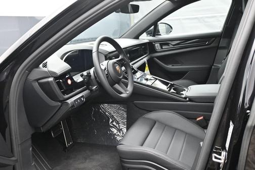 Jet Black 2026 Porsche Panamera 4