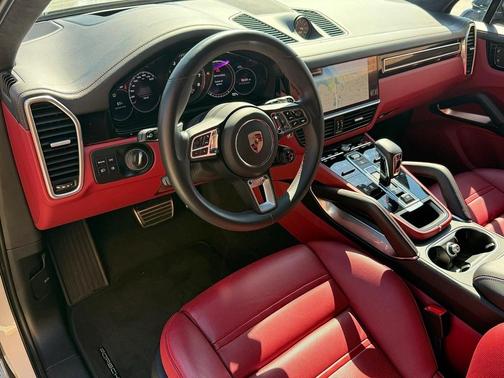 2023 Porsche Cayenne Turbo