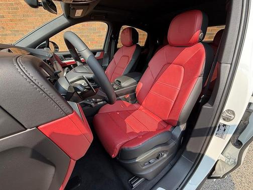 2025 Porsche Cayenne AWD