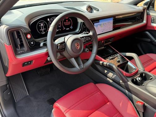 2025 Porsche Cayenne AWD
