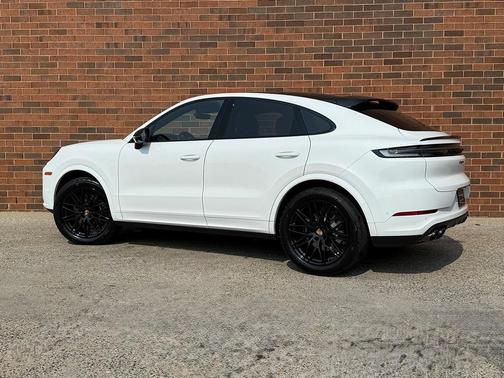 2025 Porsche Cayenne AWD