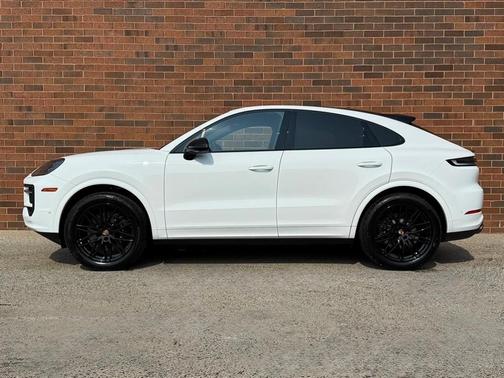 2025 Porsche Cayenne AWD