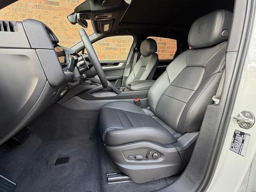 2026 Porsche Cayenne Base