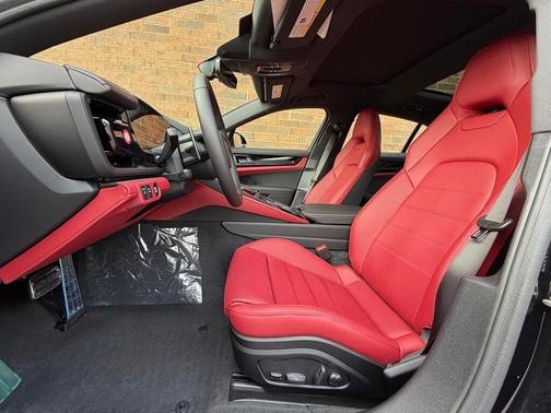 2026 Porsche Panamera 4