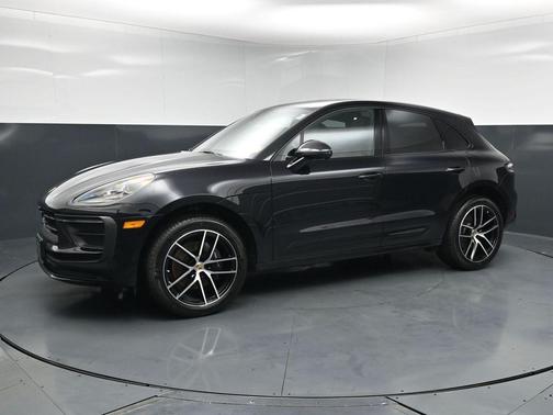Jet Black 2025 Porsche Macan