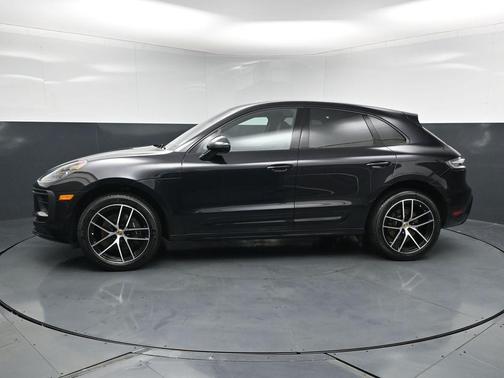Jet Black 2025 Porsche Macan