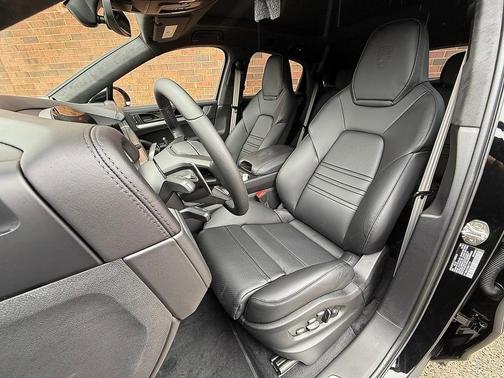 2024 Porsche Cayenne Turbo