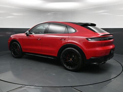 Carmine Red 2026 Porsche Cayenne GTS