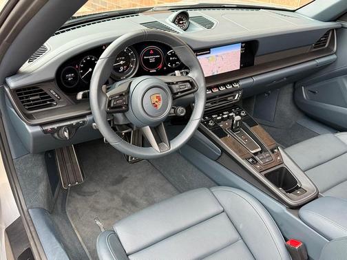 2024 Porsche 911 Carrera 4 GTS
