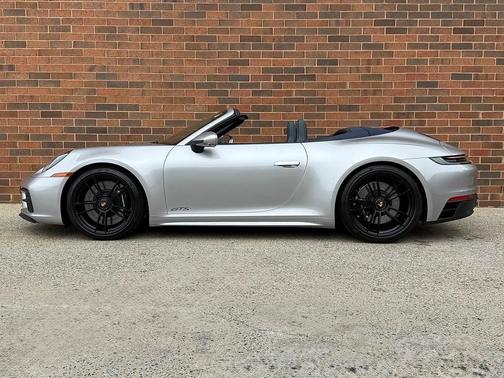 2024 Porsche 911 Carrera 4 GTS