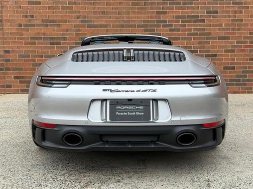 2024 Porsche 911 Carrera 4 GTS