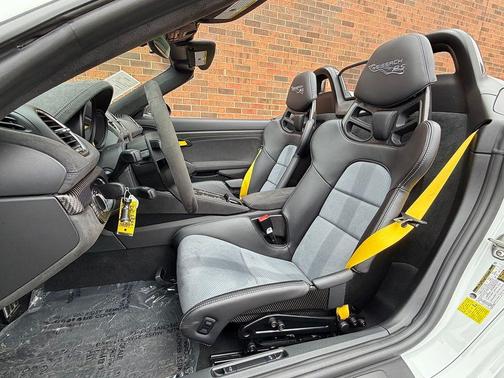 2024 Porsche 718 Spyder RS