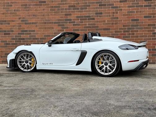 2024 Porsche 718 Spyder RS